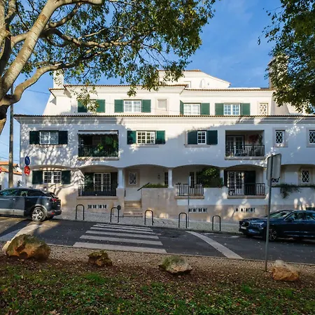 Maestro Park Apartment