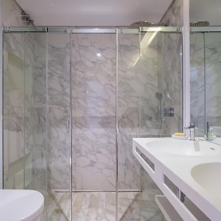 Maestro Park Apartment